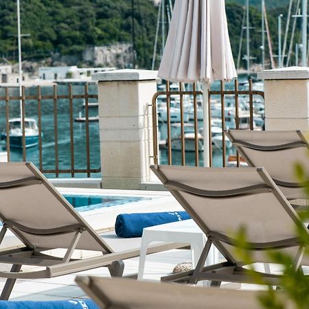 Boutique Hotel Kredo 赫尔采格诺维 外观 照片